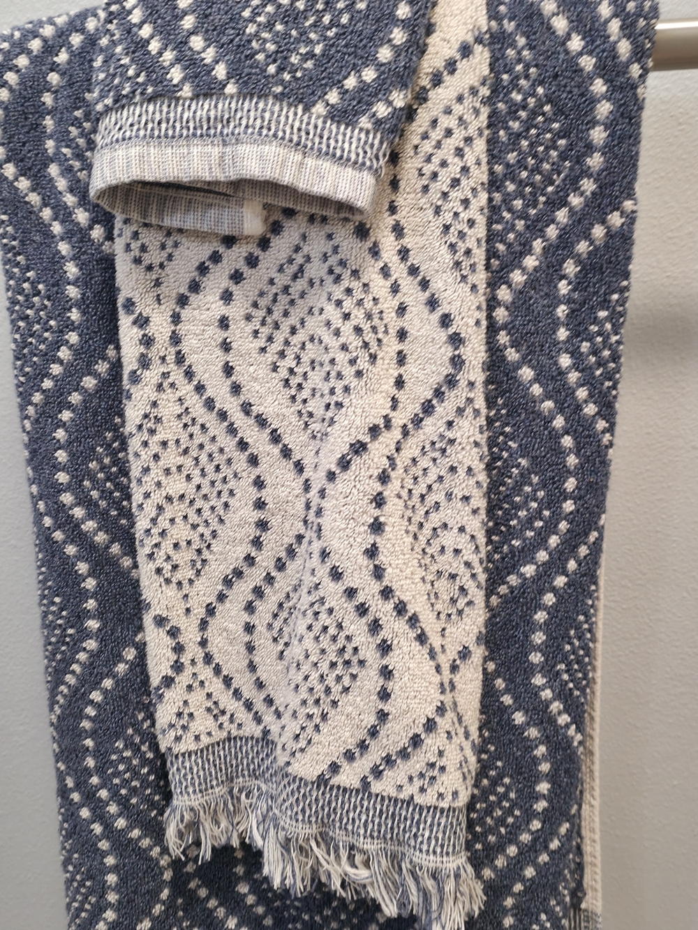 Woven Wave-Pattern Fringe Towels  - Blue & Cream 6 Piece Set